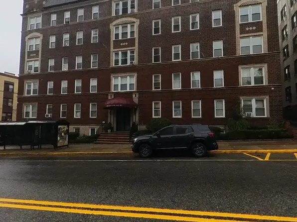 6045 Boulevard East #B8, West New York, NJ 07093