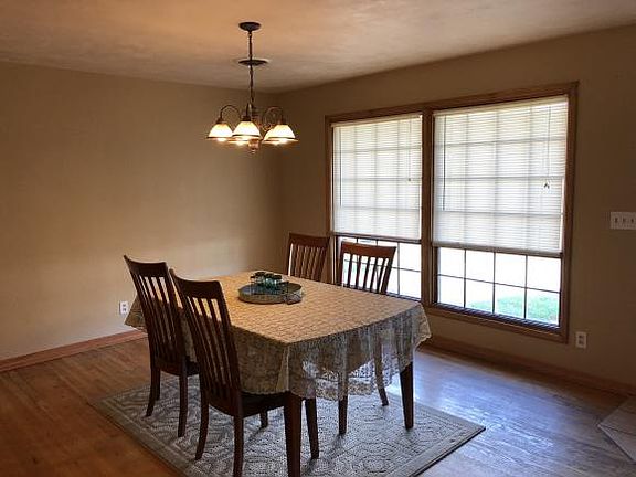 5th image of 9046 Green Meadow Dr