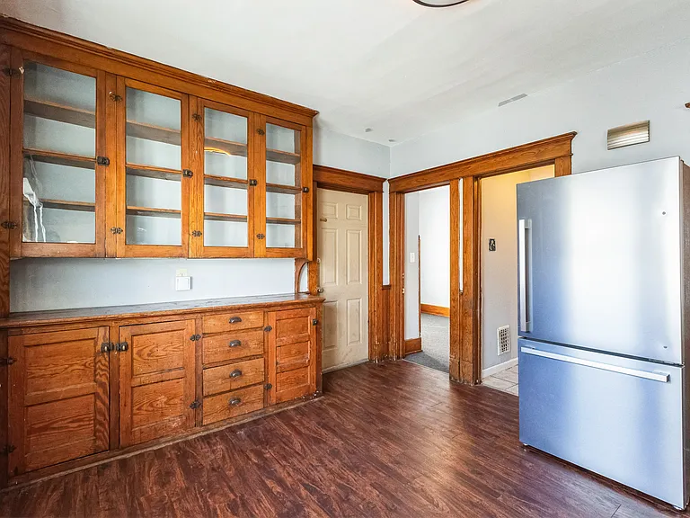 159 Royal Ave #2 — Photo 5