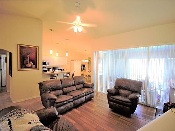 4th image of 3049 SW 27th Ct