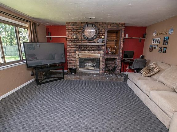 4th image of 9190 Saint Nicholas Dr