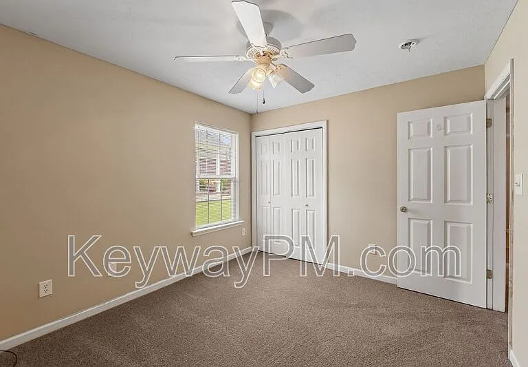 313 Elbrus Way — Photo 14
