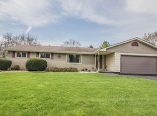 N49W16413 Lilac Ln, Menomonee Falls, WI 53051