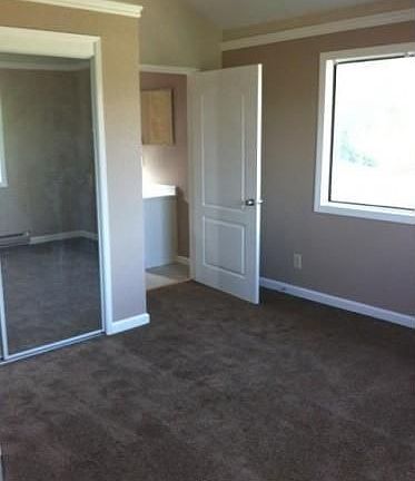 4th image of 48 Manley Ct