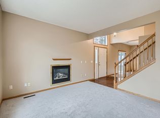 670 Kingfisher Ln APT F, Woodbury, MN 55125