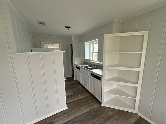 5th image of 816 N Avenue C