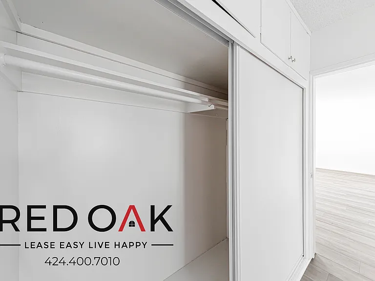 8720 Owensmouth Ave #9 — Photo 11