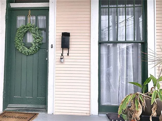 2 bed, 1.5 bath, 1600 sqft, $1,800 — Photo 2