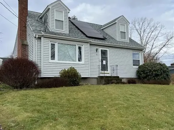 55 Douglas Ave, Portsmouth, RI 02871