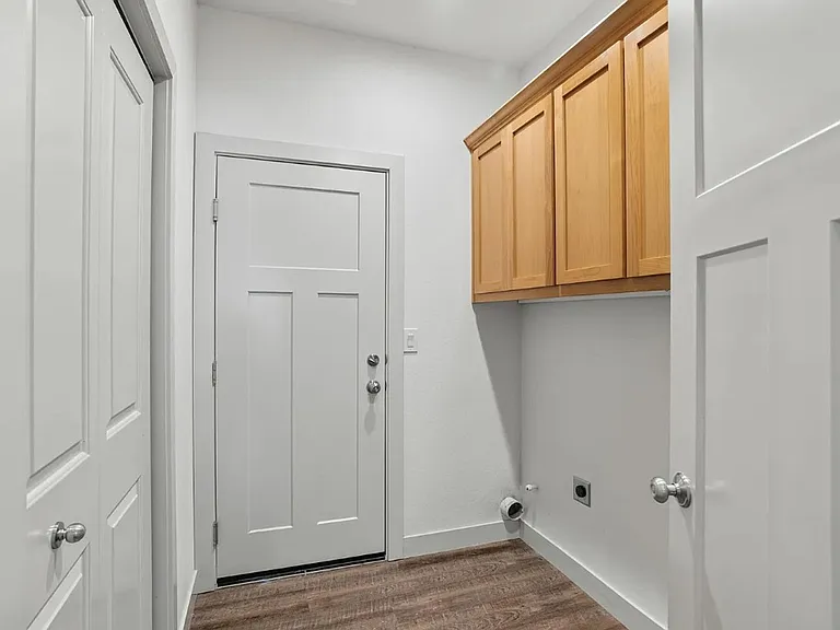 19009 Compass Dr — Photo 13