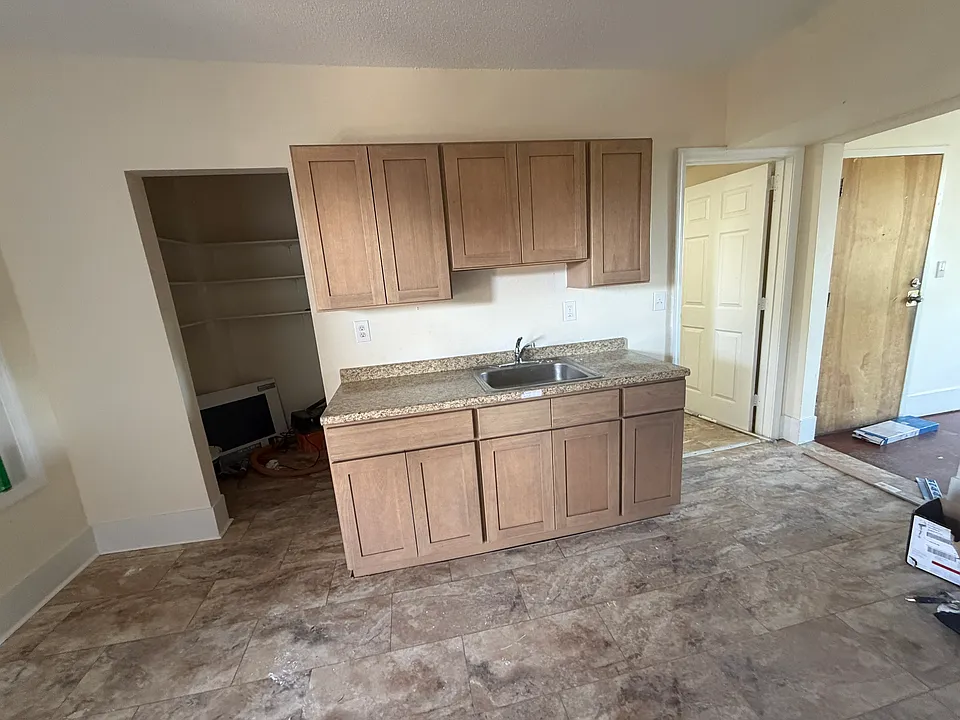 354 Hampden St #4L