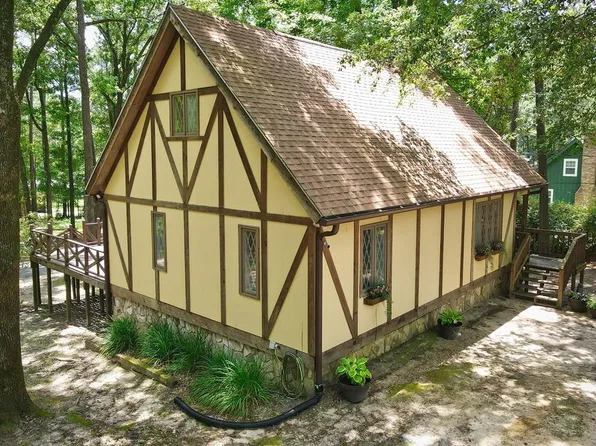 2194 Summerhill Rd, Thomasville, GA 31757