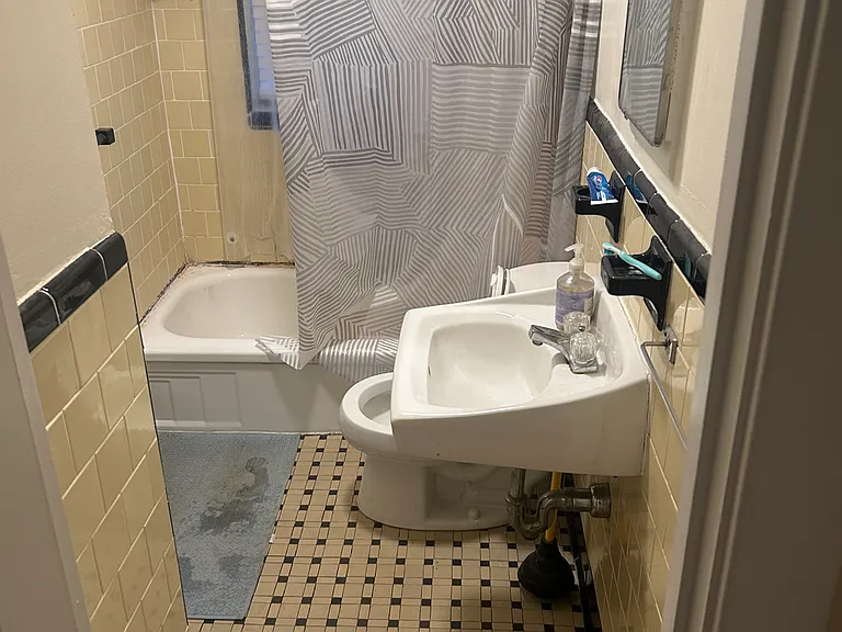 32 Brock St #3 — Photo 5