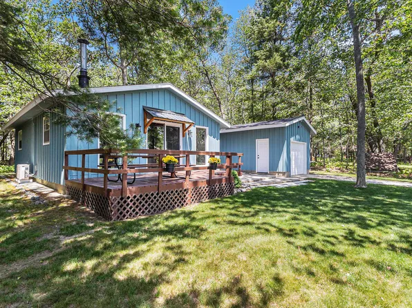 5510 W Lattin Rd, Pentwater, MI 49449