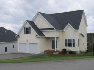 29 S Parrish Dr, Londonderry, NH 03053