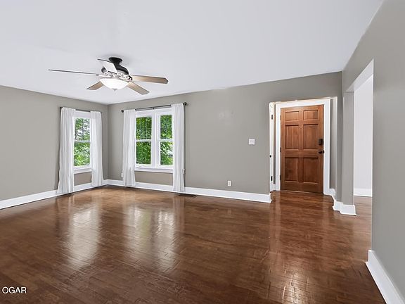 4th image of 507 W Hickory St