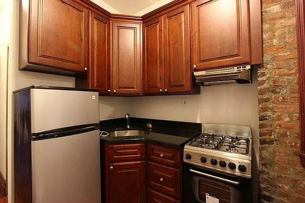 Rented by Dynamik Realty | media 31