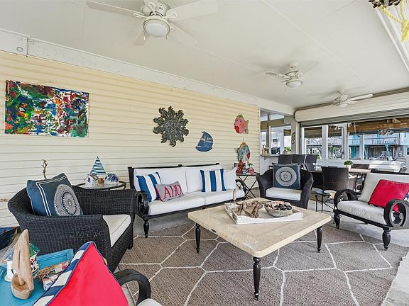 3rd image of 16635 Jamaica Cove Rd
