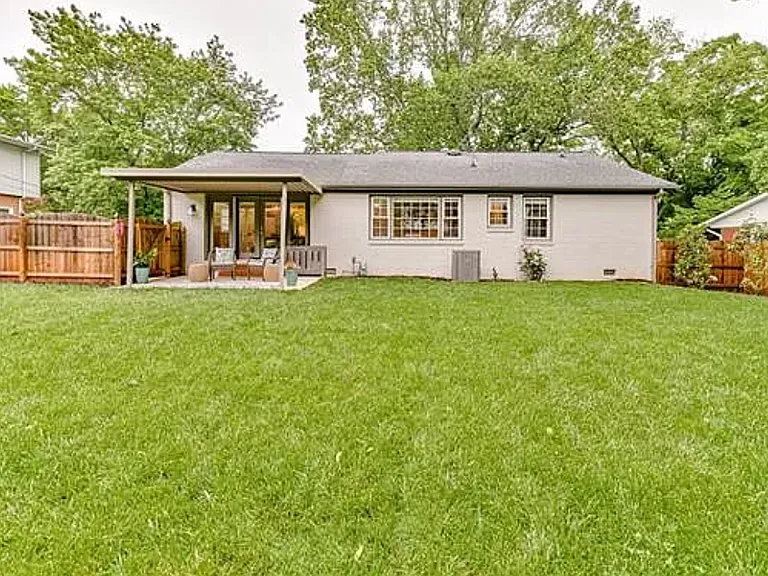 1700 Tamworth Dr — Photo 9