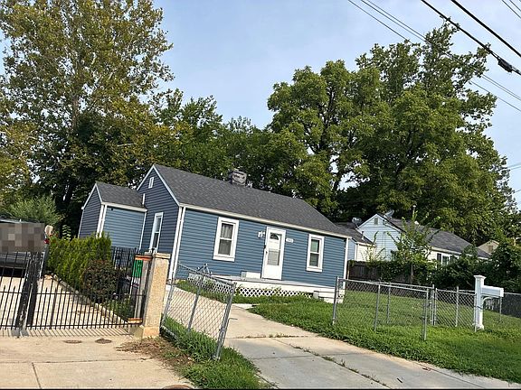 2nd image of 2302 57th Pl