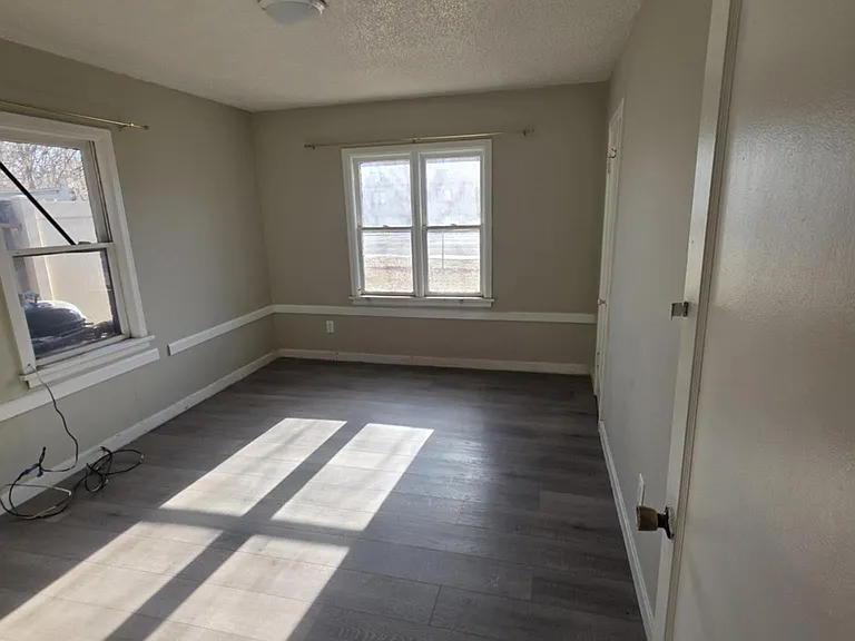 2323 8th Ave N #1 — Photo 3