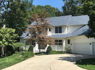 51952 Fall Creek Dr, Granger, IN 46530