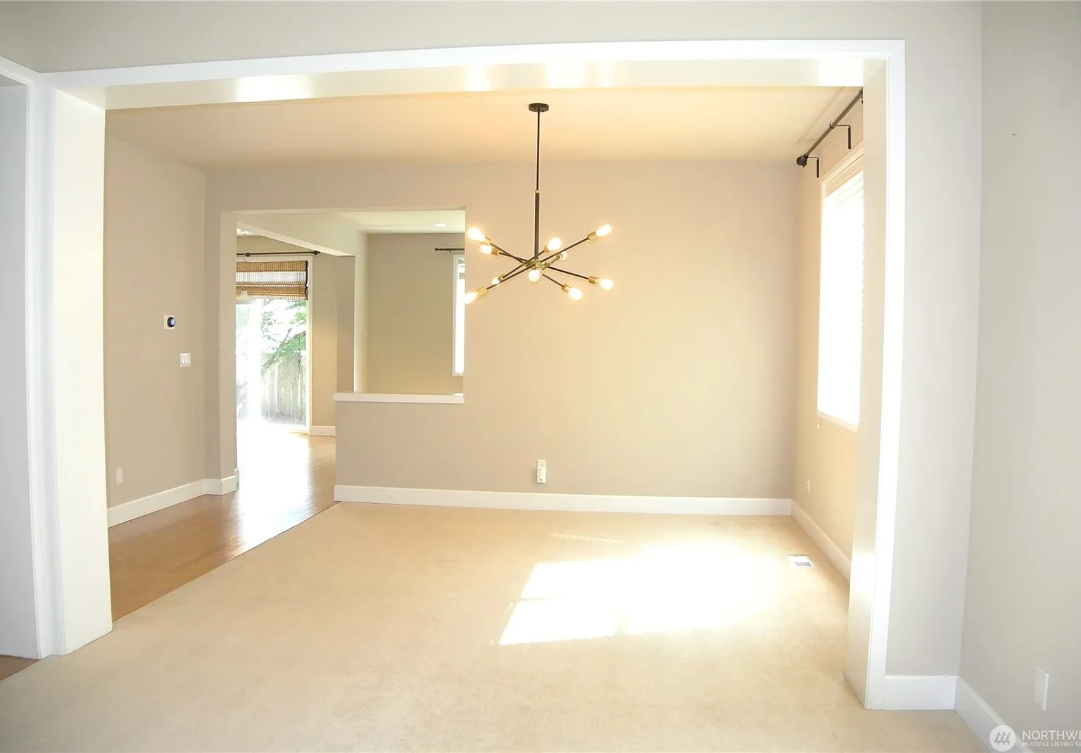 4 bed, 2.5 bath, 2830 sqft, $4,500 — Photo 4