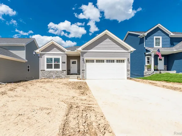 10020 Santa Lucia Ct, Grand Blanc, MI 48439