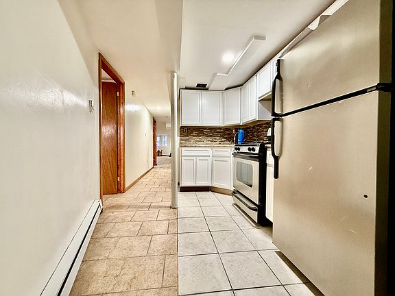 3rd image of 1015 Lincoln Pl #1