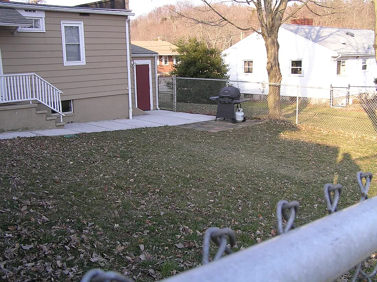 18 River St — Photo 3