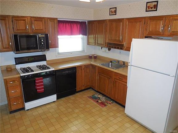3rd image of 203 Elmgrove Ave