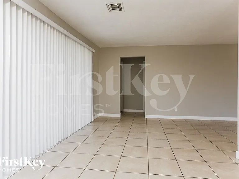 3611 NW 36th St — Photo 5