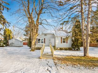 684 Grand Ave, Elgin, IL 60120