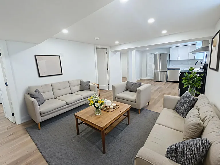 401 Navy St #2 — Photo 1