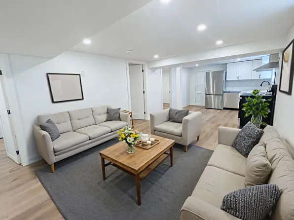 401 Navy St #2, Welland, ON L3B 4Y3