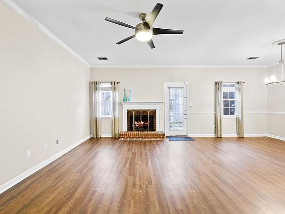 4th image of 3225 Boxwood Dr