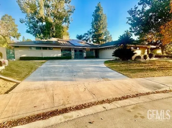 904 San Carlos Way, Bakersfield, CA 93309