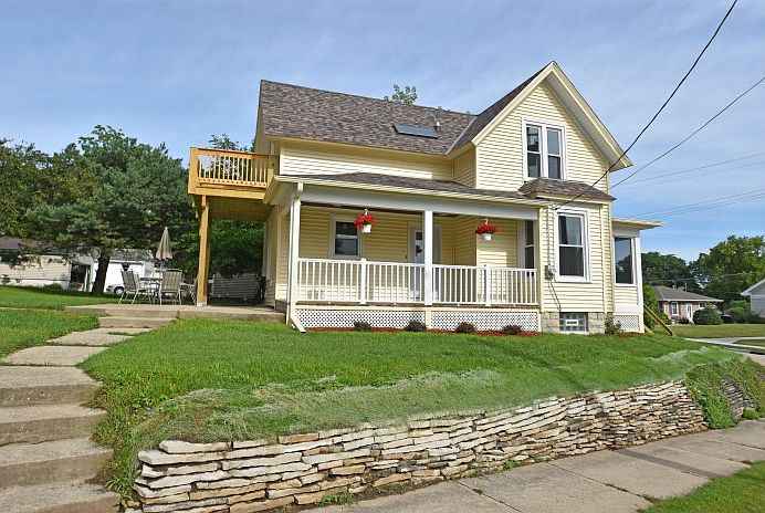 1st image of 701 Summit Ave