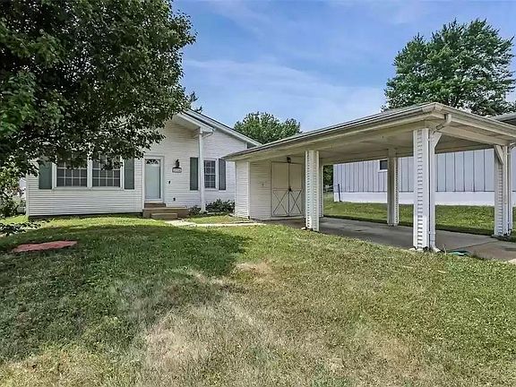 2nd image of 2738 Blue Heron Dr