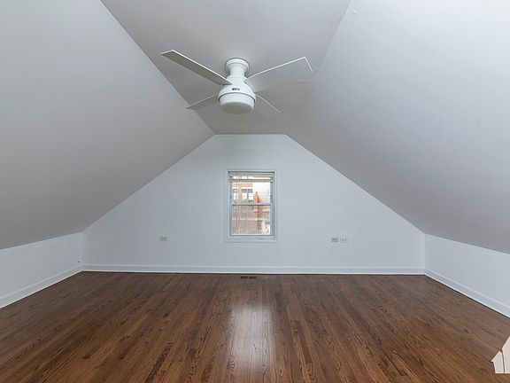 5th image of 1426 N Greenview Ave #33