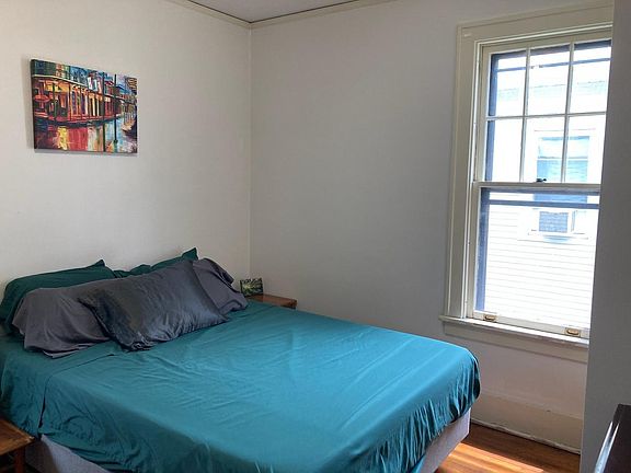 4th image of 599 Hudson Ave #2