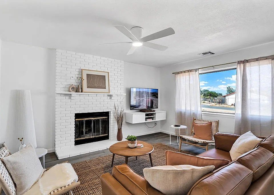 1st image of 5954 Baileya Ave