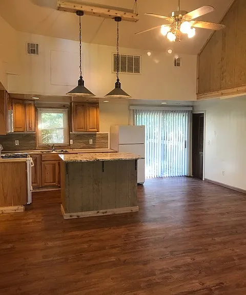 3510 E 30th Pl — Photo 3