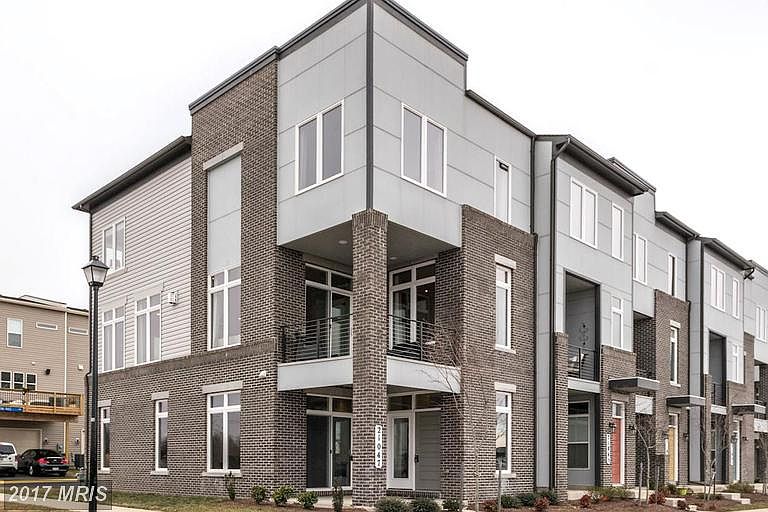 1st image of 21047 Ashburn Heights Dr