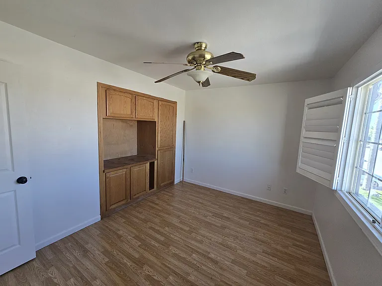 708 Eucalyptus Ave — Photo 27