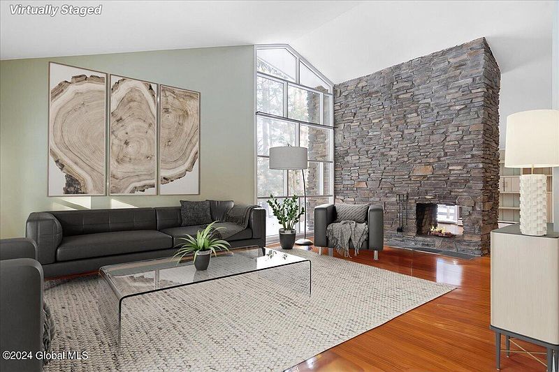 5th image of 22 Chestnut Hill Road South