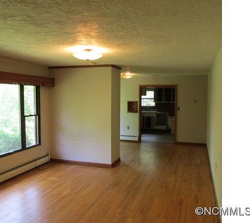 2nd image of 70 Pleasant Hill Rd