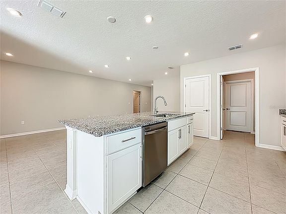 5th image of 59 Foster Ln