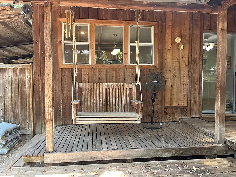 1211 Ruth Ave — Photo 2
