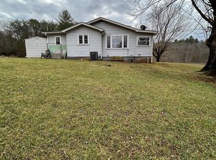 44 Jennings Dr, Franklin, NC 28734